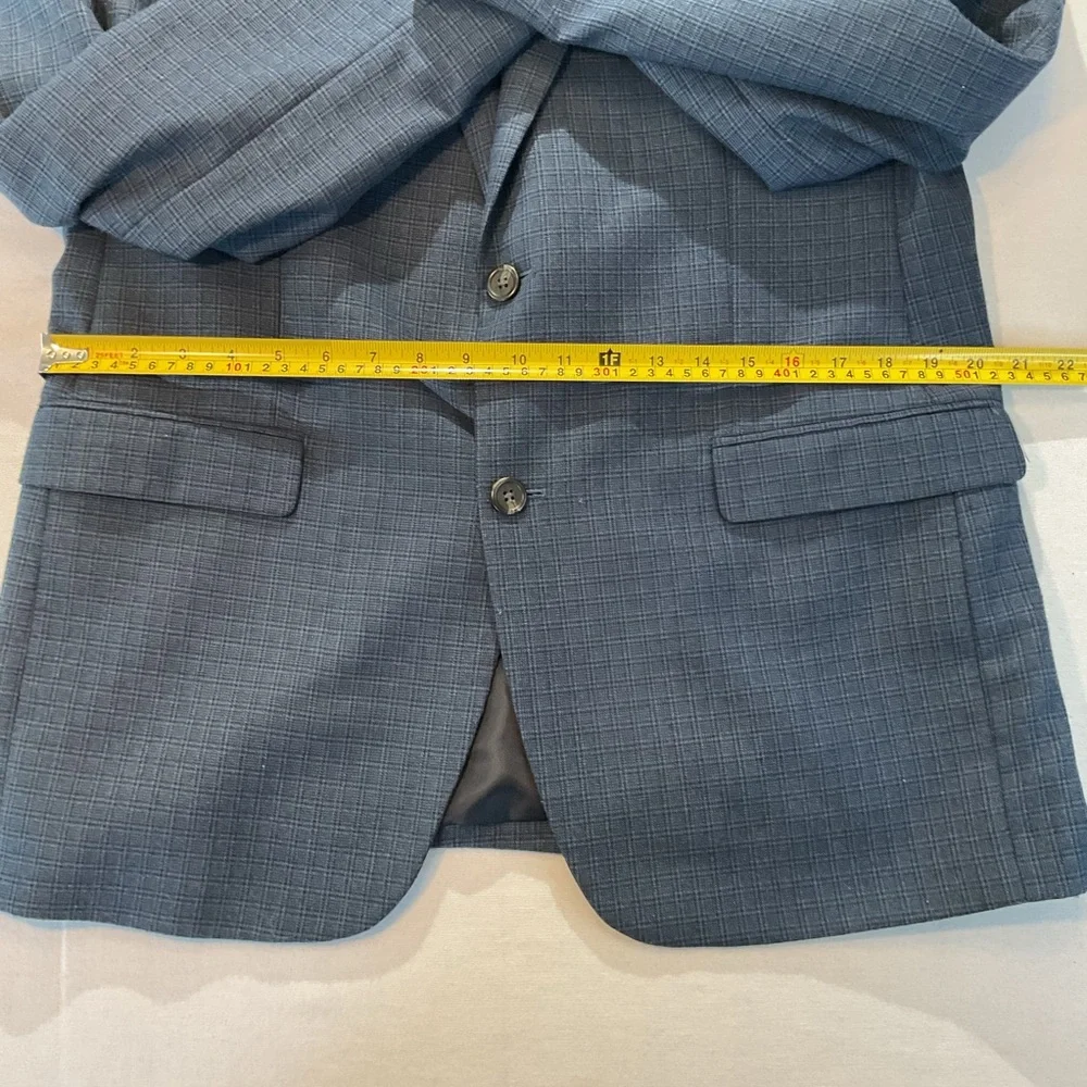 CHAPS Men's Blazer, Blue Black Modern Cross Pattern Size 42L, 2 button Business‎